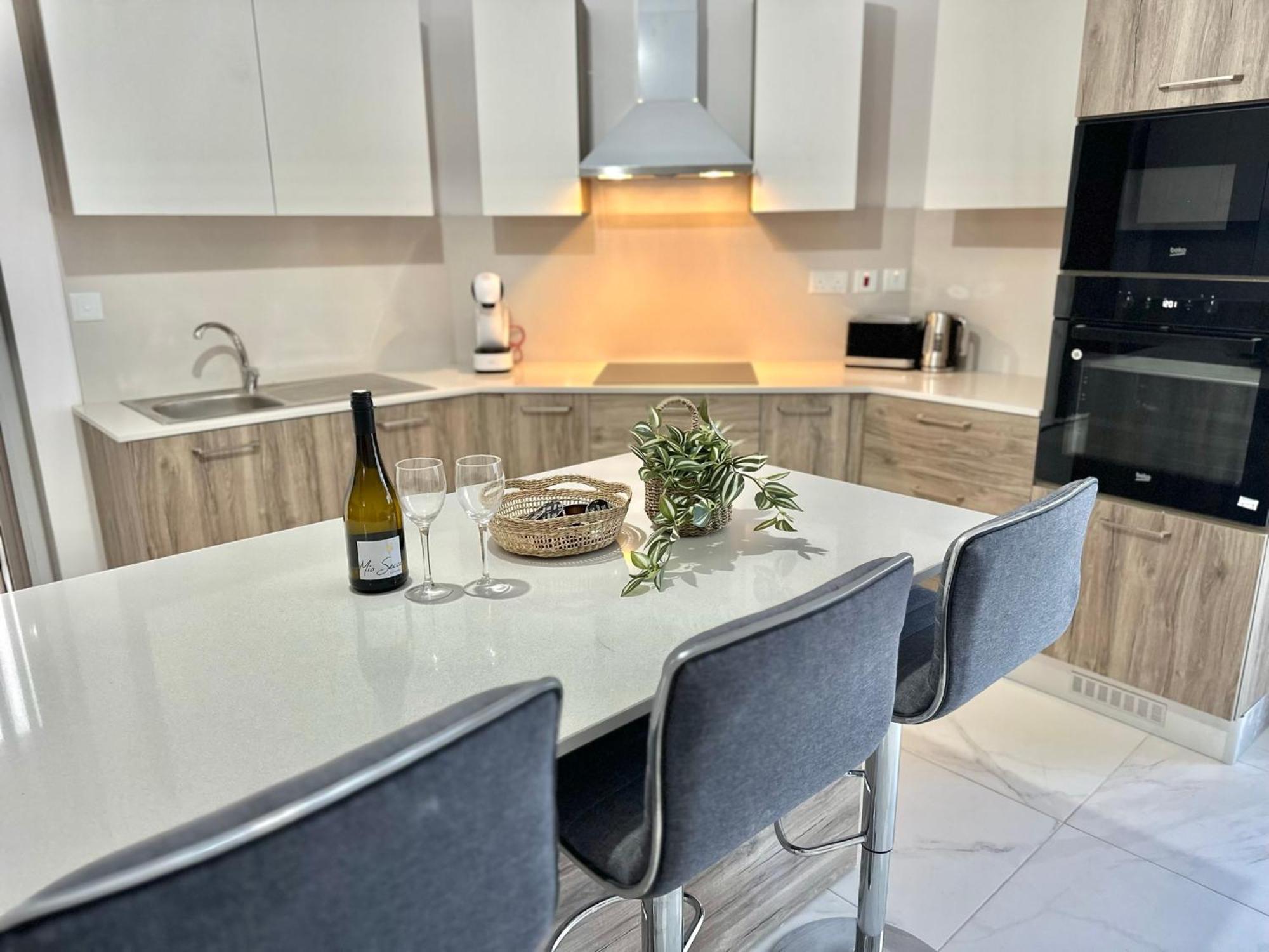 St Julians Brand New Apartamento Is-Swieqi